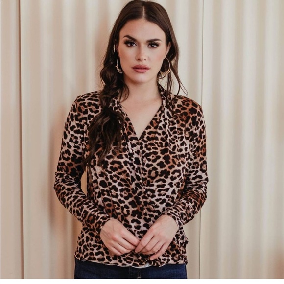 Veronica M Tops - Veronica M ☀️ NWOT ☀️ Leopard Print Surplice Top